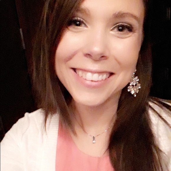 Meet Your Posher, Maggie - Picture 3 of 8